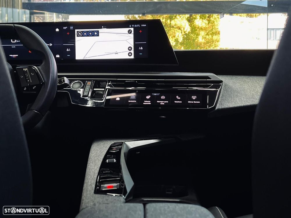 Peugeot 5008 1.2 Hybrid Allure e-DCS6 - 26