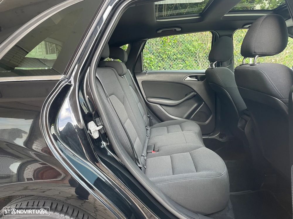 Mercedes-Benz B 180 d Fleet Pack - 29