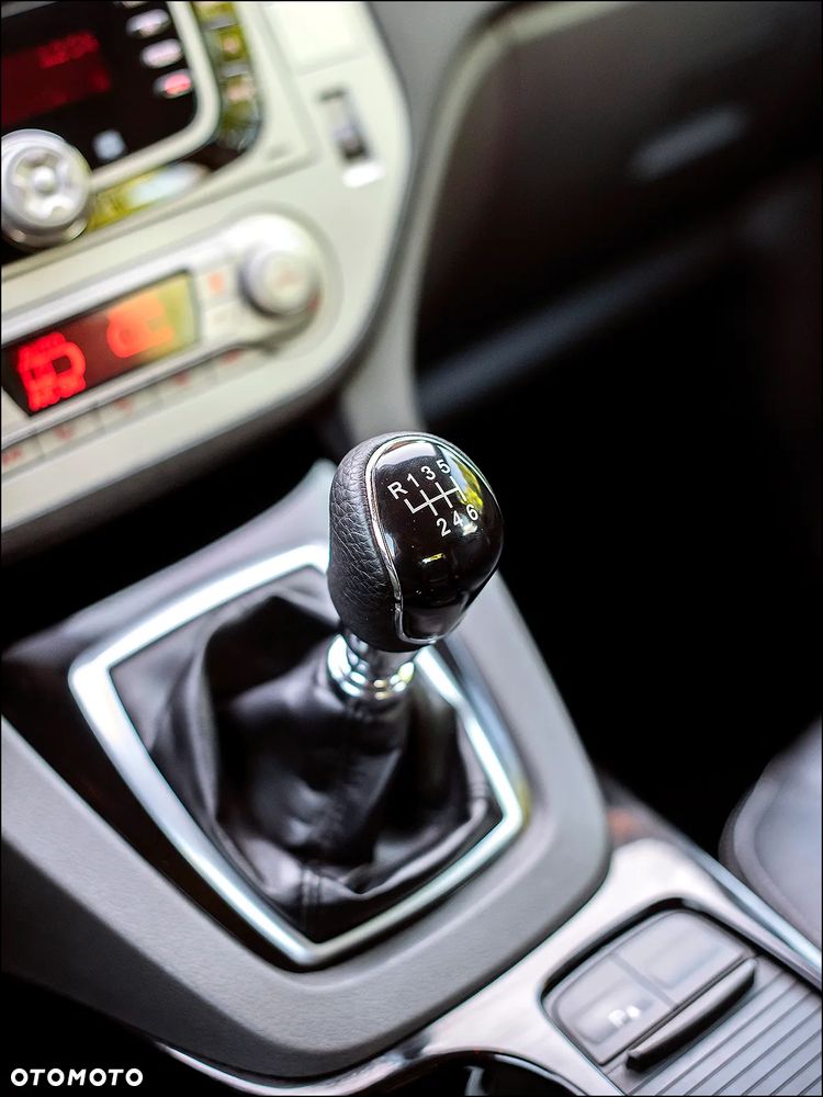 Ford Kuga - 27
