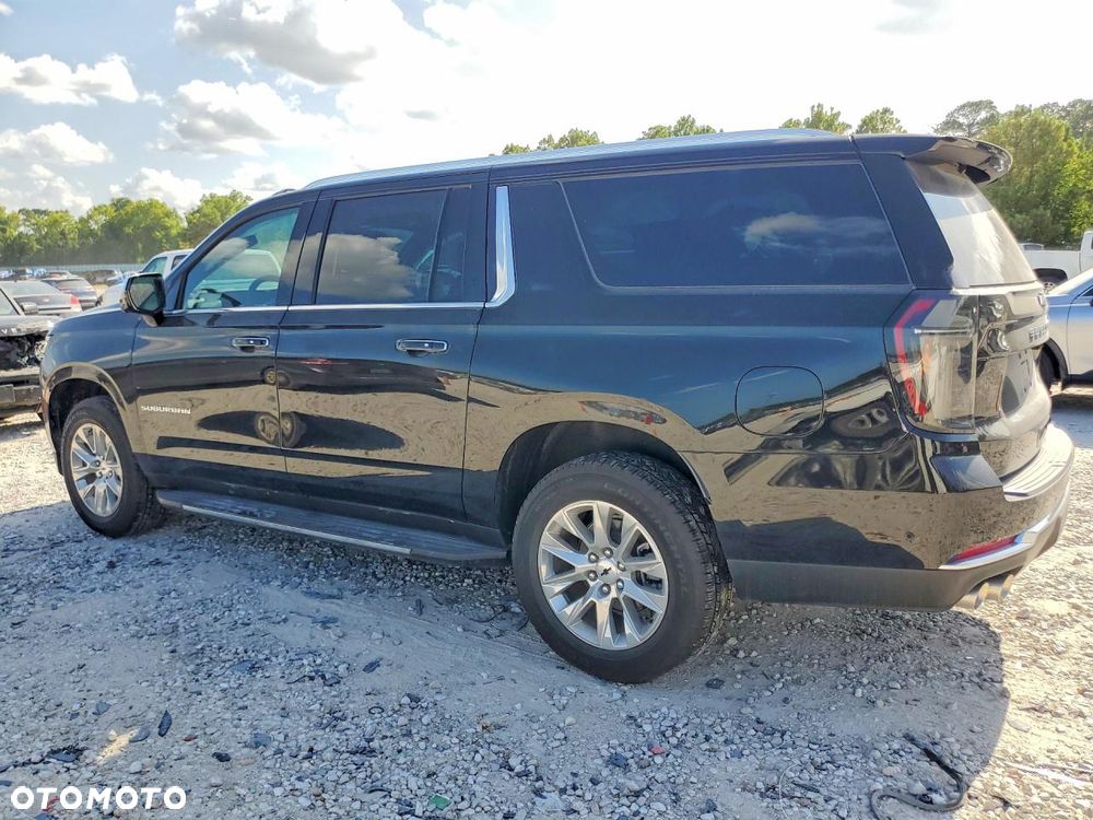 Chevrolet Suburban - 3