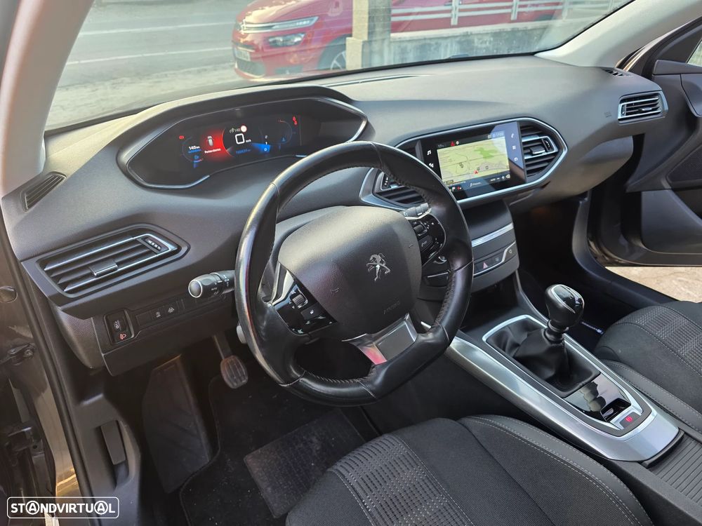 Peugeot 308 SW - 11