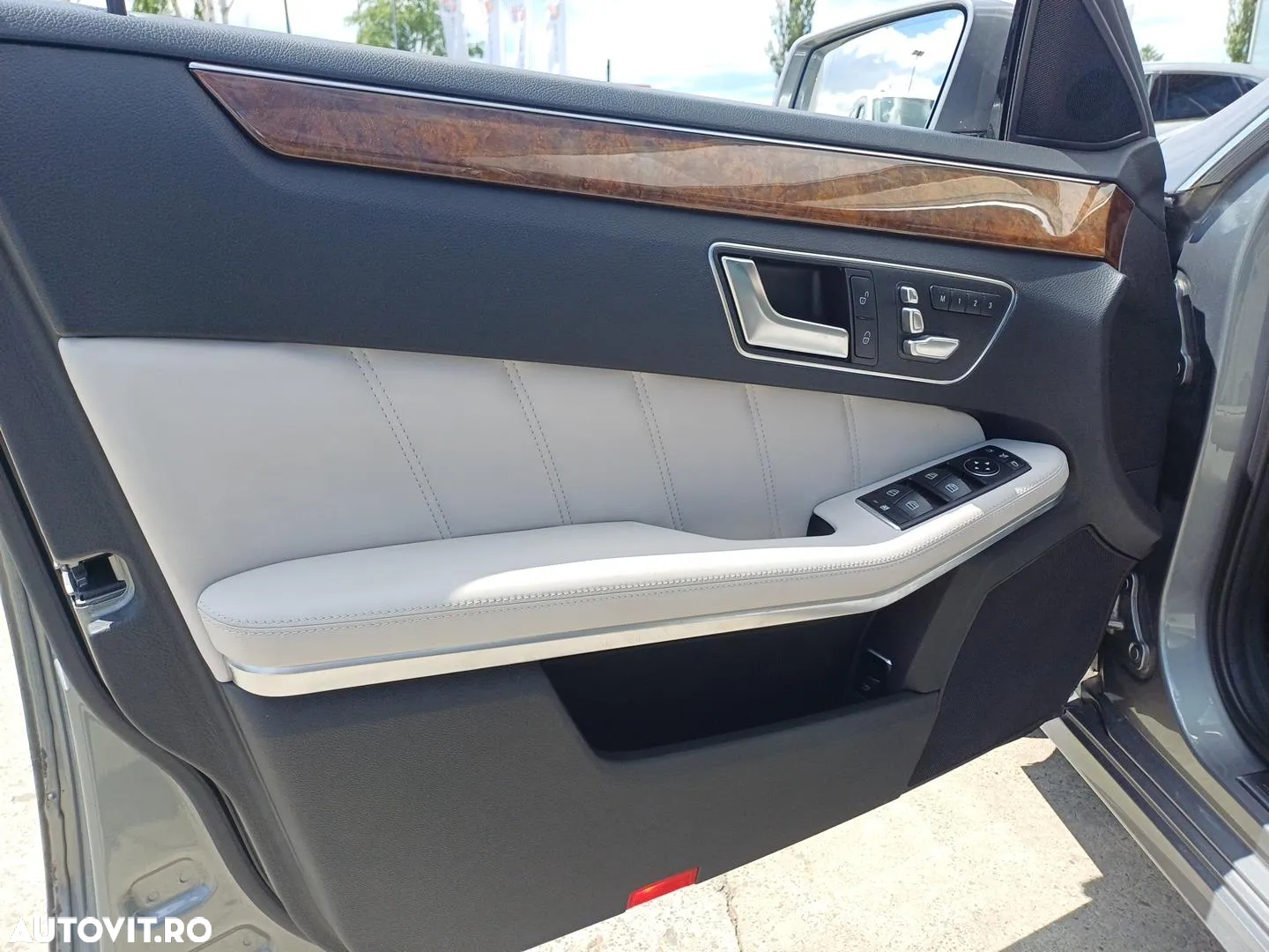 Mercedes-Benz E 250 BlueTEC 4Matic 7G-TRONIC Elegance - 9