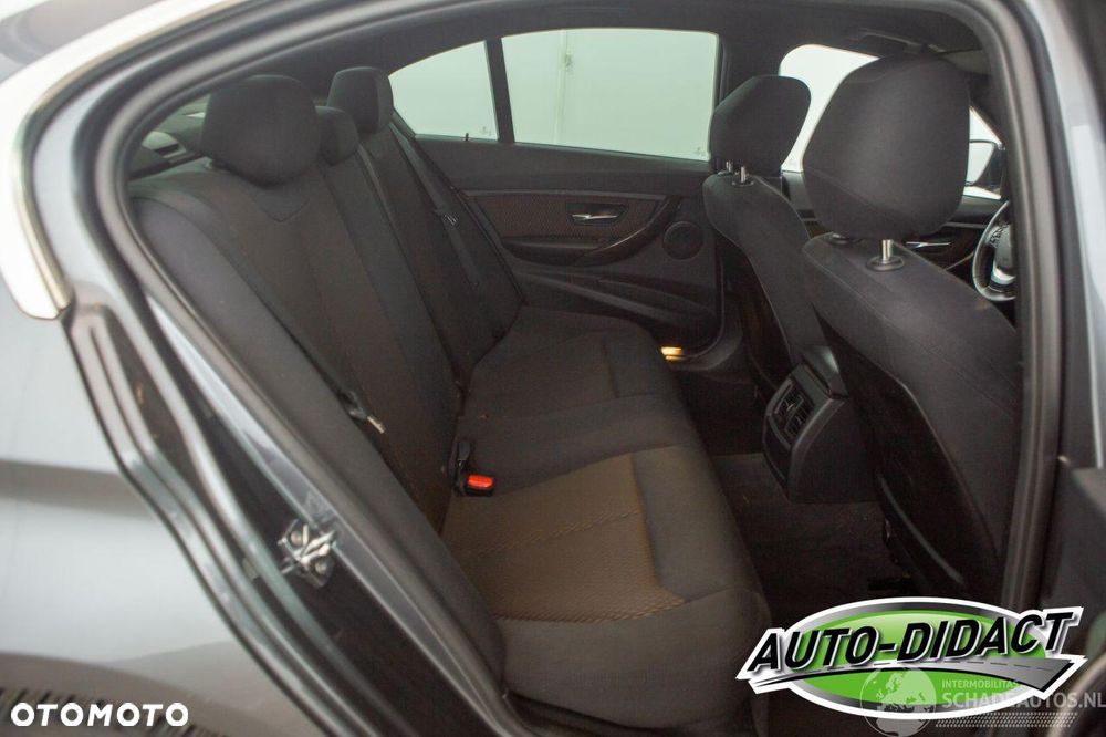 BMW Seria 3 - 21