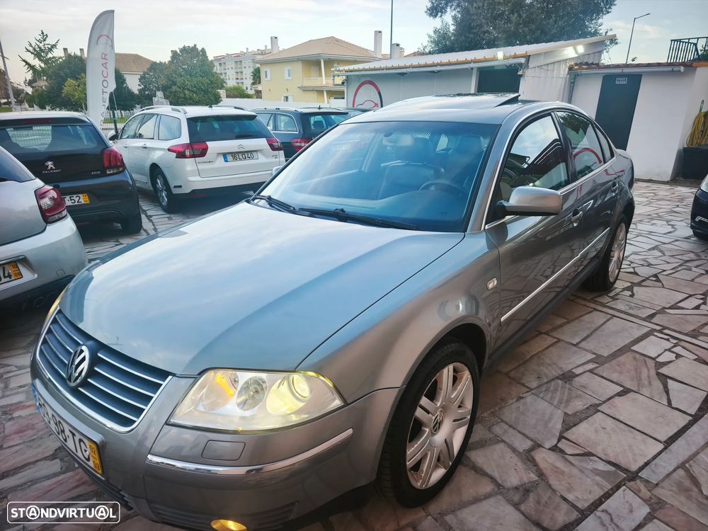VW Passat 1.9 TDi Highline - 30