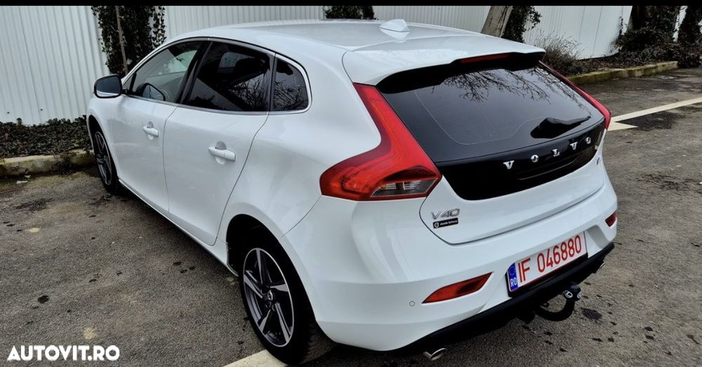 Volvo V40 D4 Momentum - 13