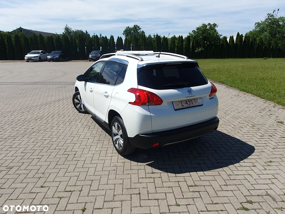 Peugeot 2008 - 12