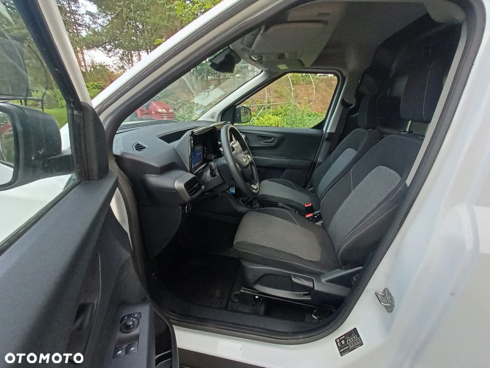Ford Transit Courier - 16