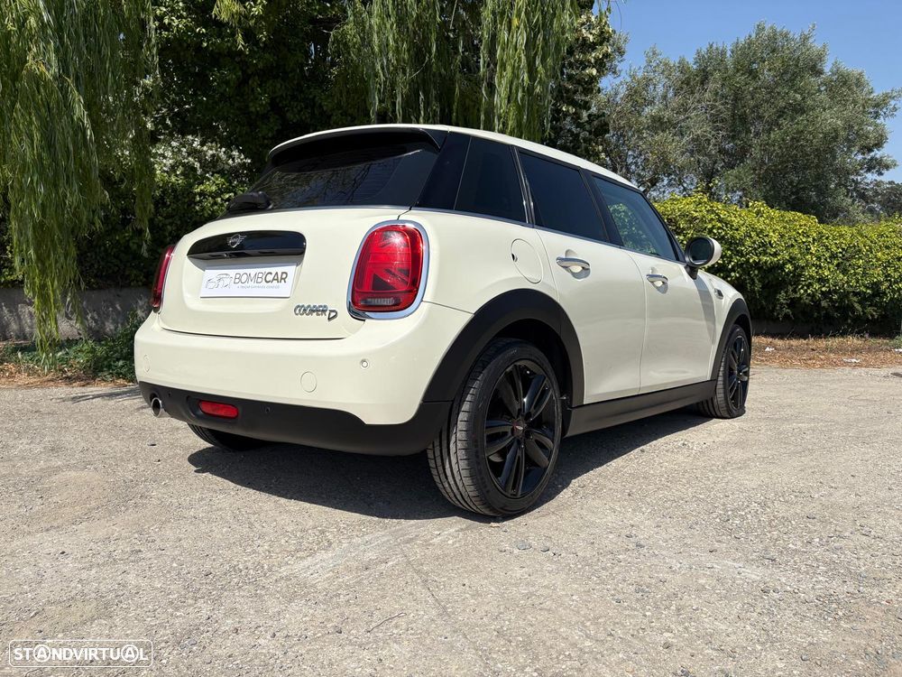 MINI 5 Portas Cooper D Aut. - 31
