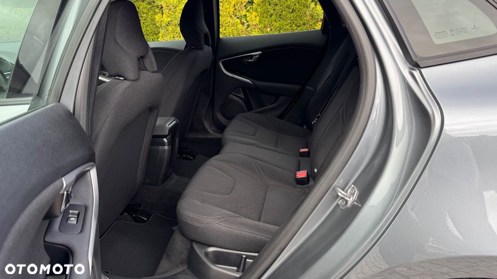 Volvo V40 D2 Kinetic - 25