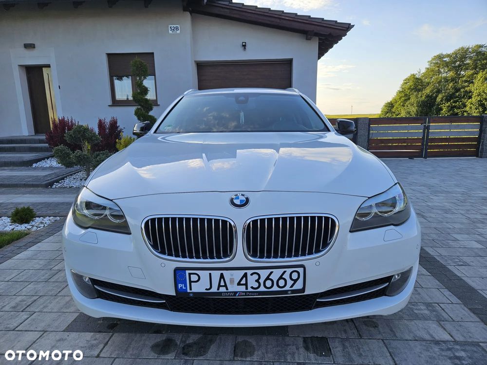 BMW Seria 5 525d xDrive - 35