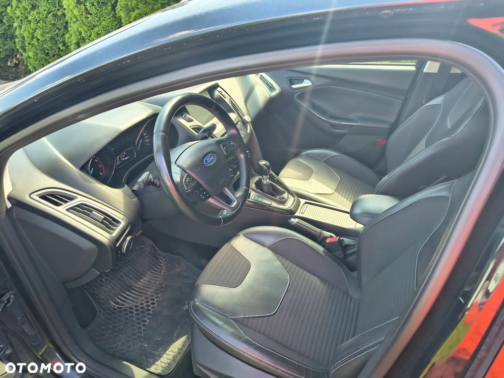 Ford Focus 1.0 EcoBoost Titanium - 5