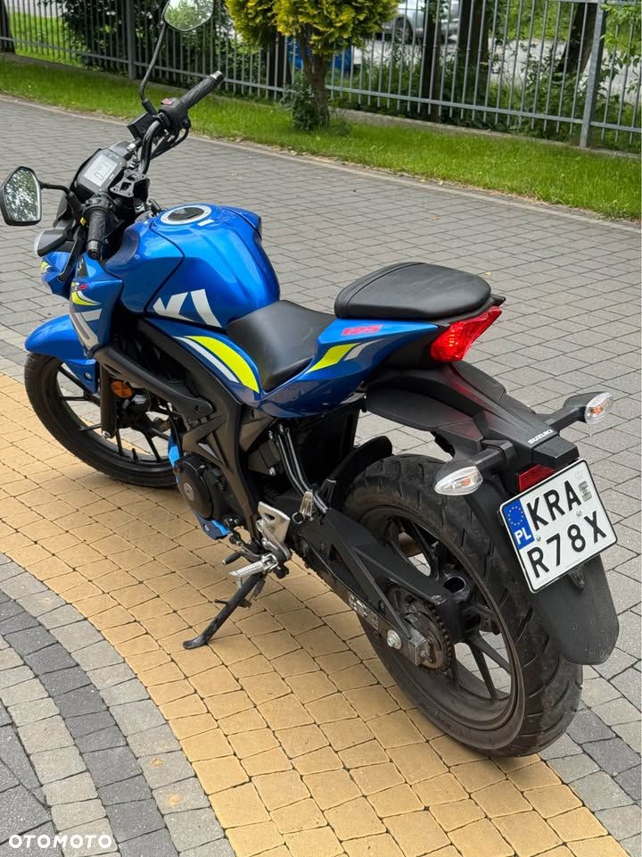 Suzuki GSX - 3