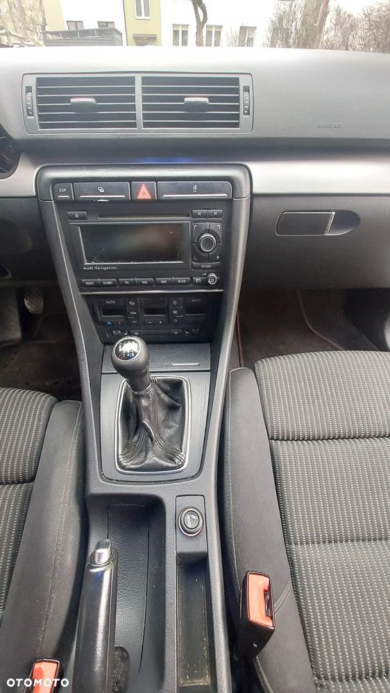 Audi A4 Avant 2.0 TDI - 10