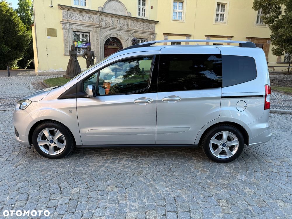 Ford Tourneo Courier 1.5 TDCi S&S Titanium - 5