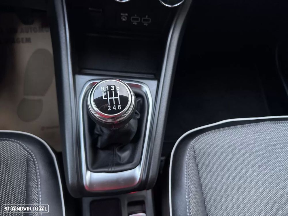 Renault Captur 1.0 TCe Techno Bi-Fuel - 43