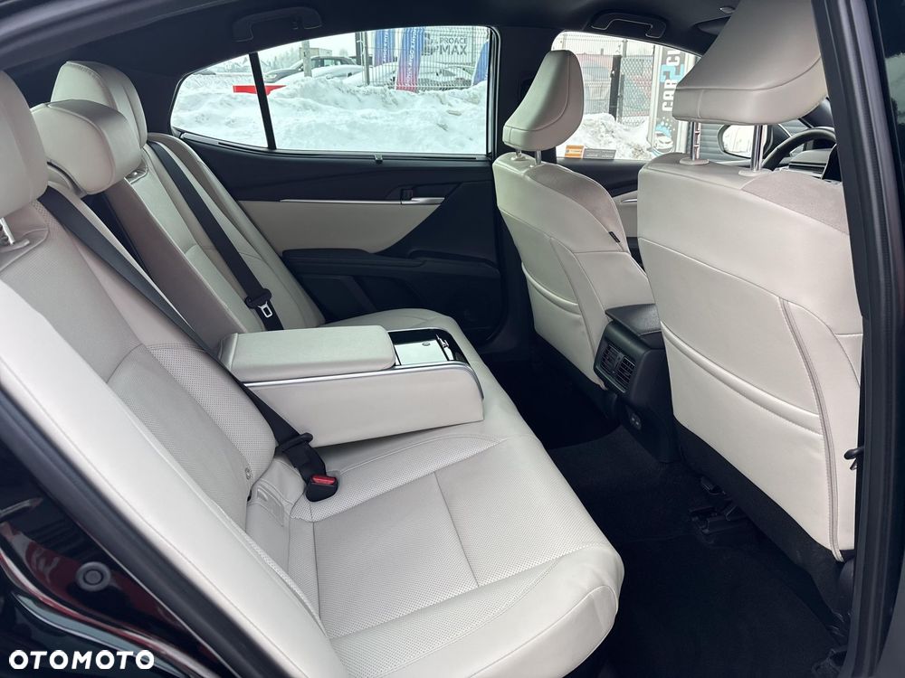 Toyota Camry - 11