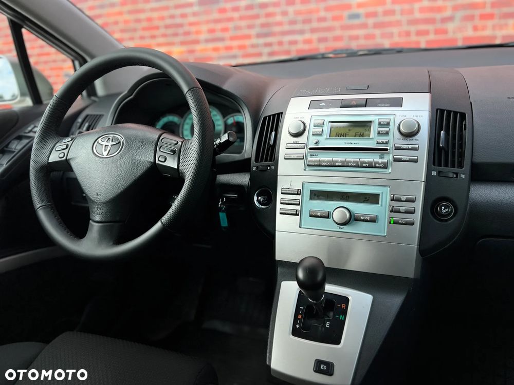 Toyota Corolla Verso - 7