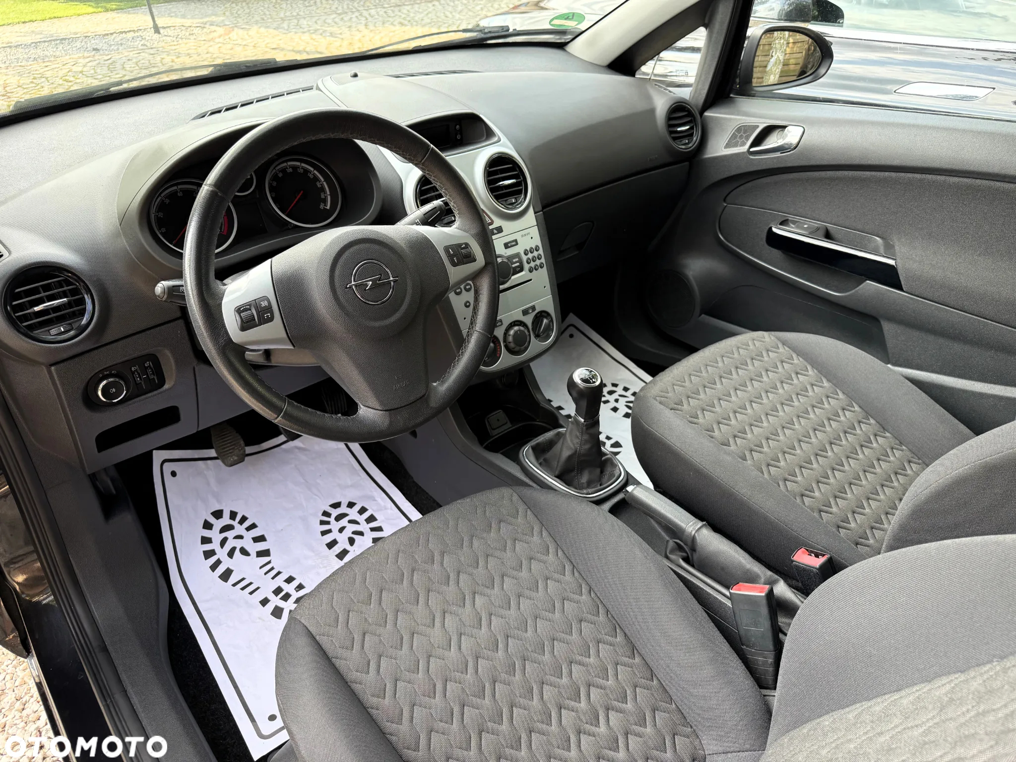 Opel Corsa 1.4 16V Active - 21