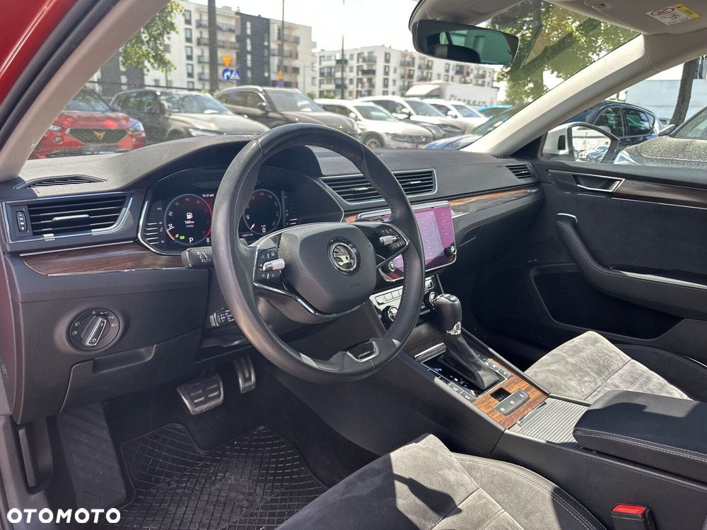 Skoda Superb 2.0 TDI SCR 4x4 Scout DSG - 12