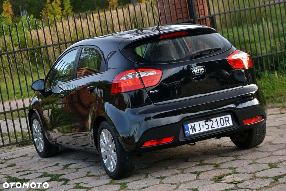 Kia Rio 1.2 Dream Team Edition - 14