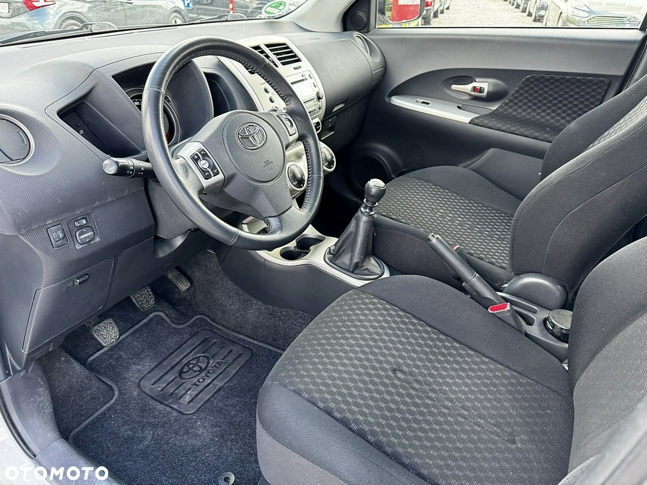 Toyota Urban Cruiser - 10