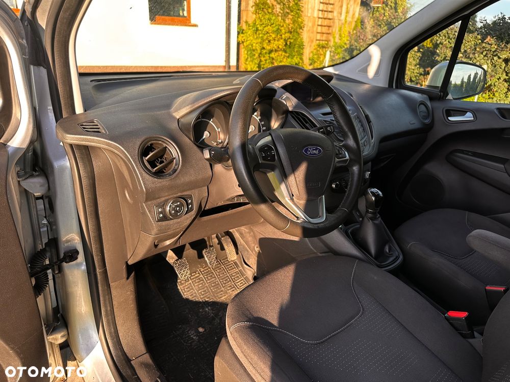 Ford Transit Courier - 9