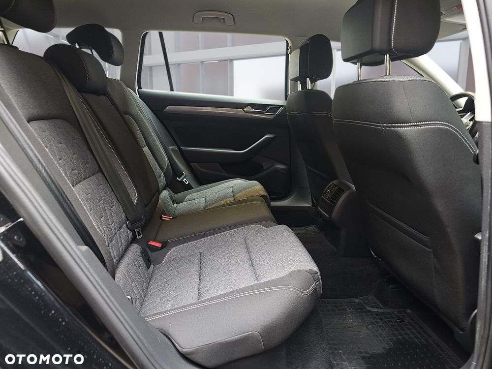 Volkswagen Passat Variant - 12