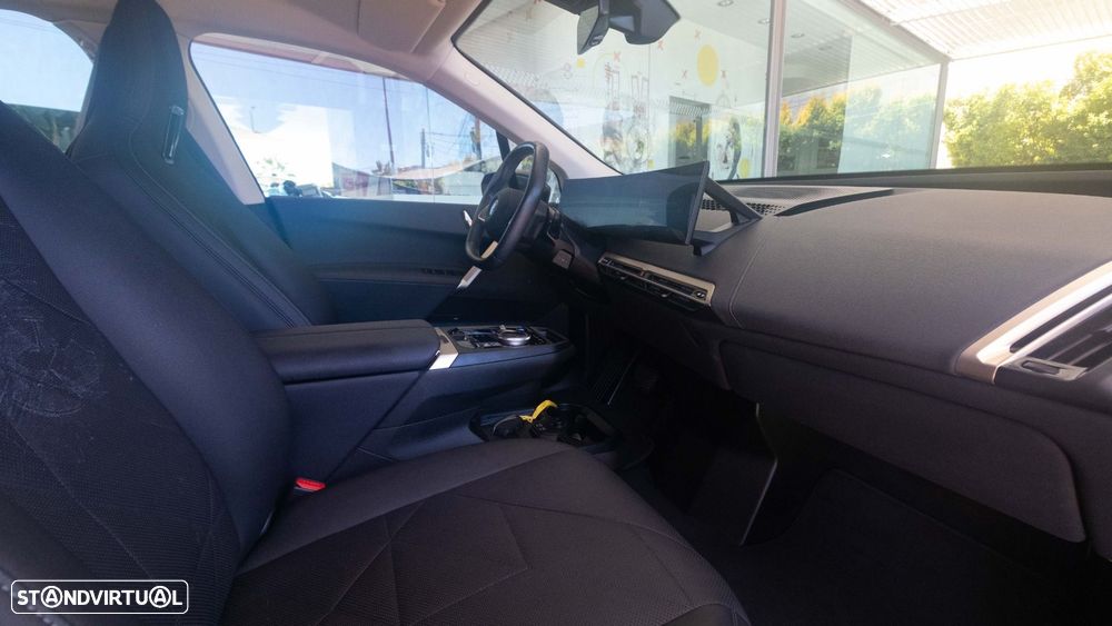 BMW iX xDrive 40 - 14