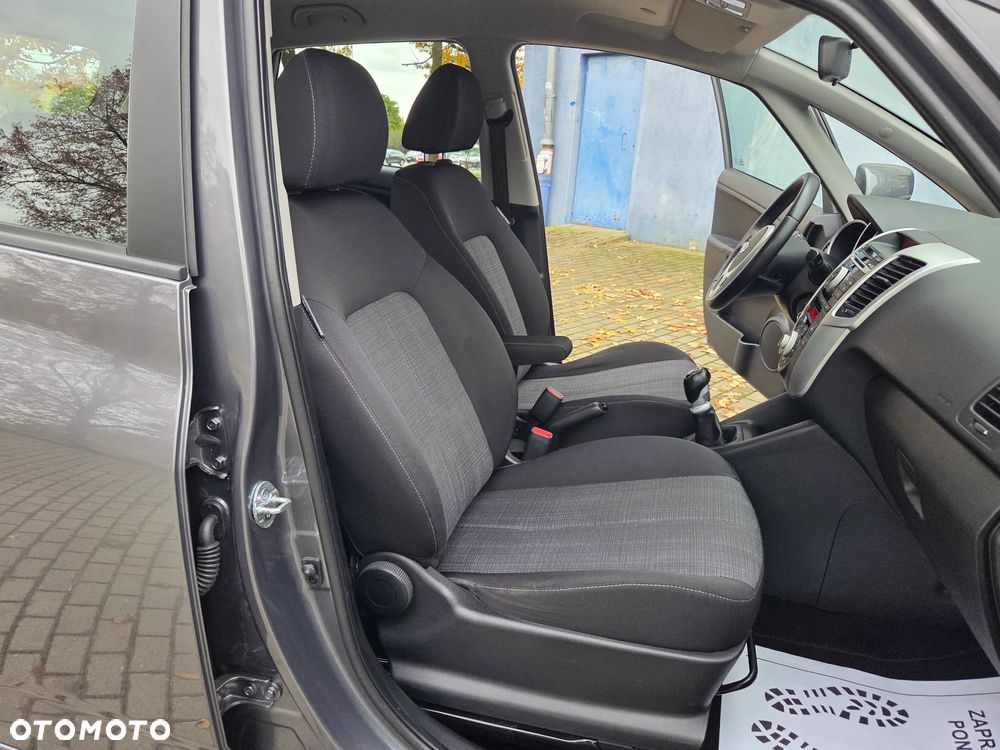 Kia Venga 1.4 CVVT Fifa World Cup Edition - 28