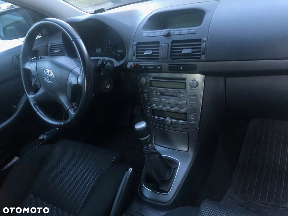 Toyota Avensis 2.2 D-4D Sol - 3