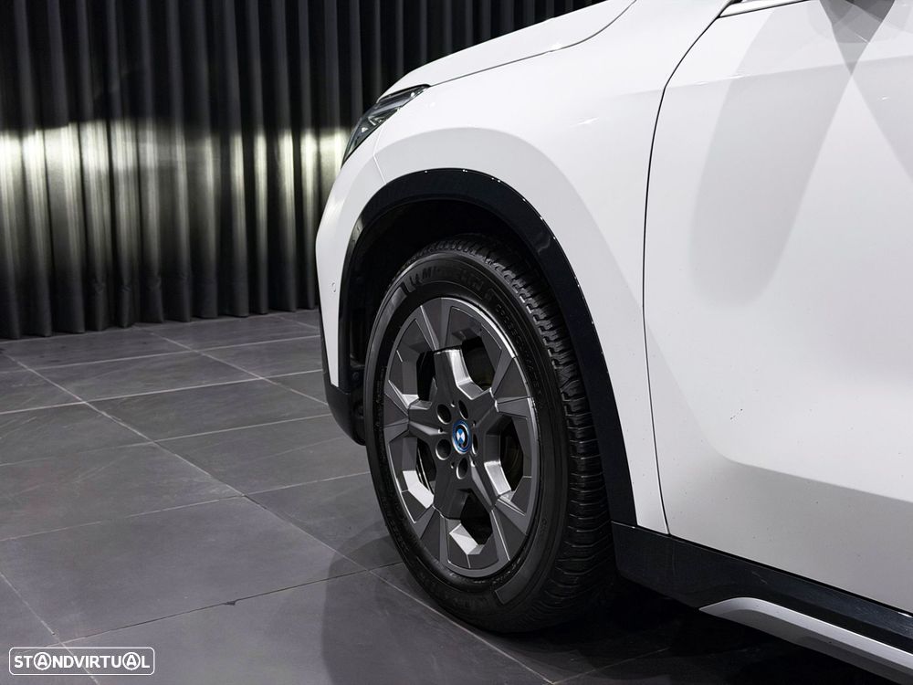 BMW iX1 eDrive20 xLine - 13