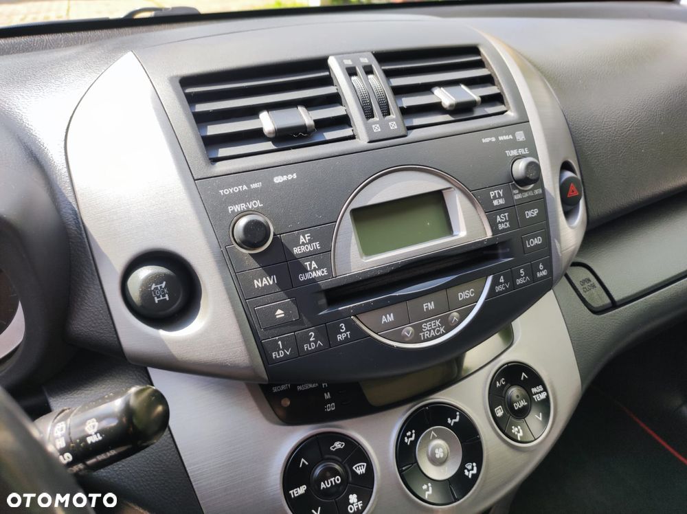 Toyota RAV4 2.0 VVT-i Sol - 12