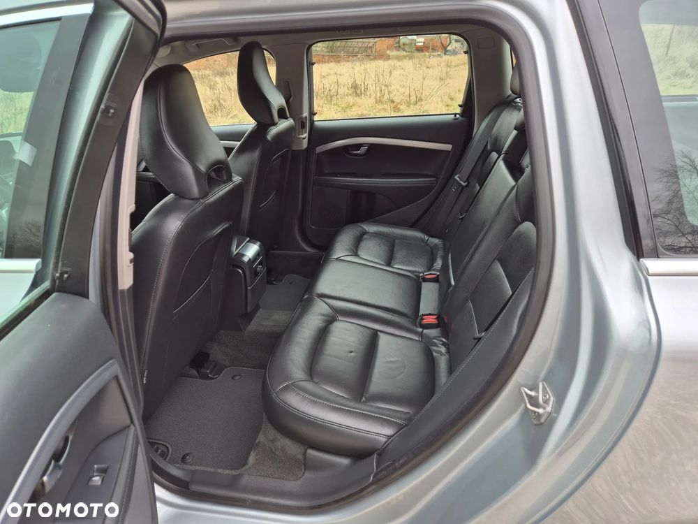 Volvo V70 D4 Momentum - 18