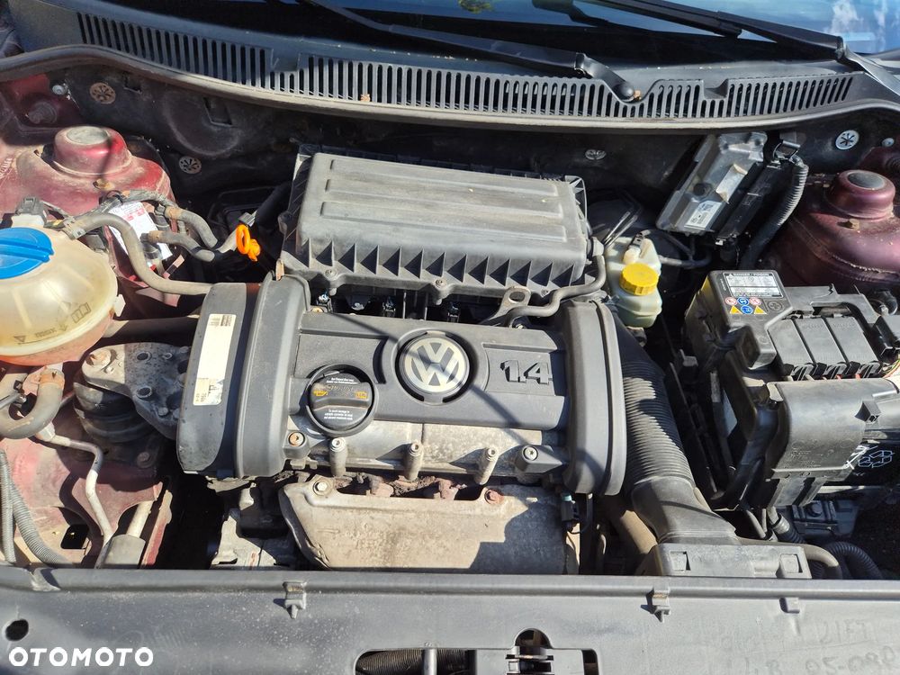 Volkswagen Polo 1.4 16V Comfortline - 9
