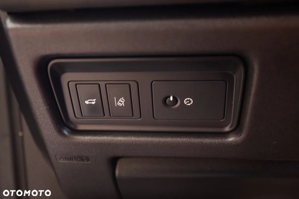 Land Rover Discovery Sport D150 HSE - 31