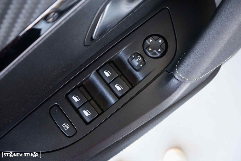 Peugeot e-2008 54 kWh GT - 11
