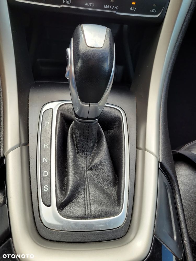 Ford Fusion - 26