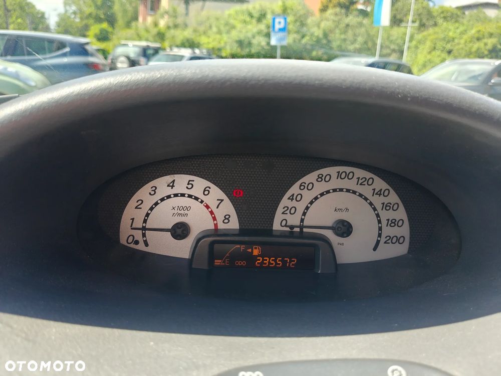 Toyota Yaris - 23