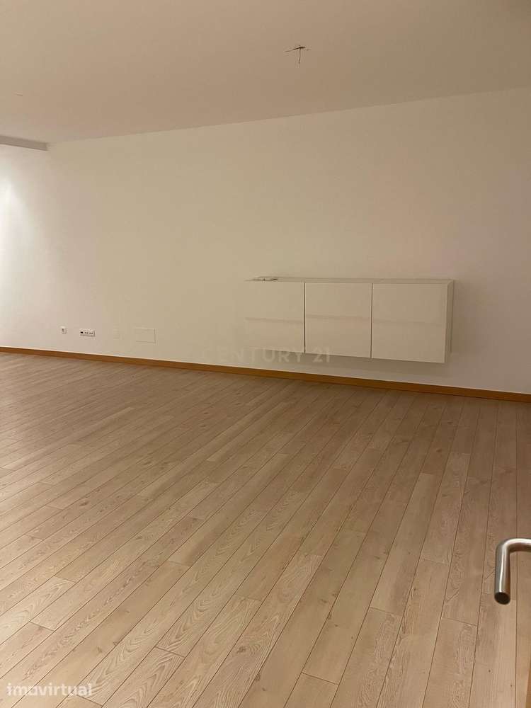Apartamento Espaçoso em Montijo com Vista para a Cidade - Grande imagem: 3/11