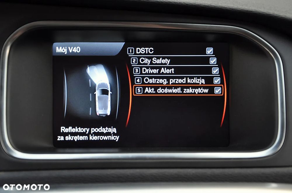 Volvo V40 Cross Country - 32