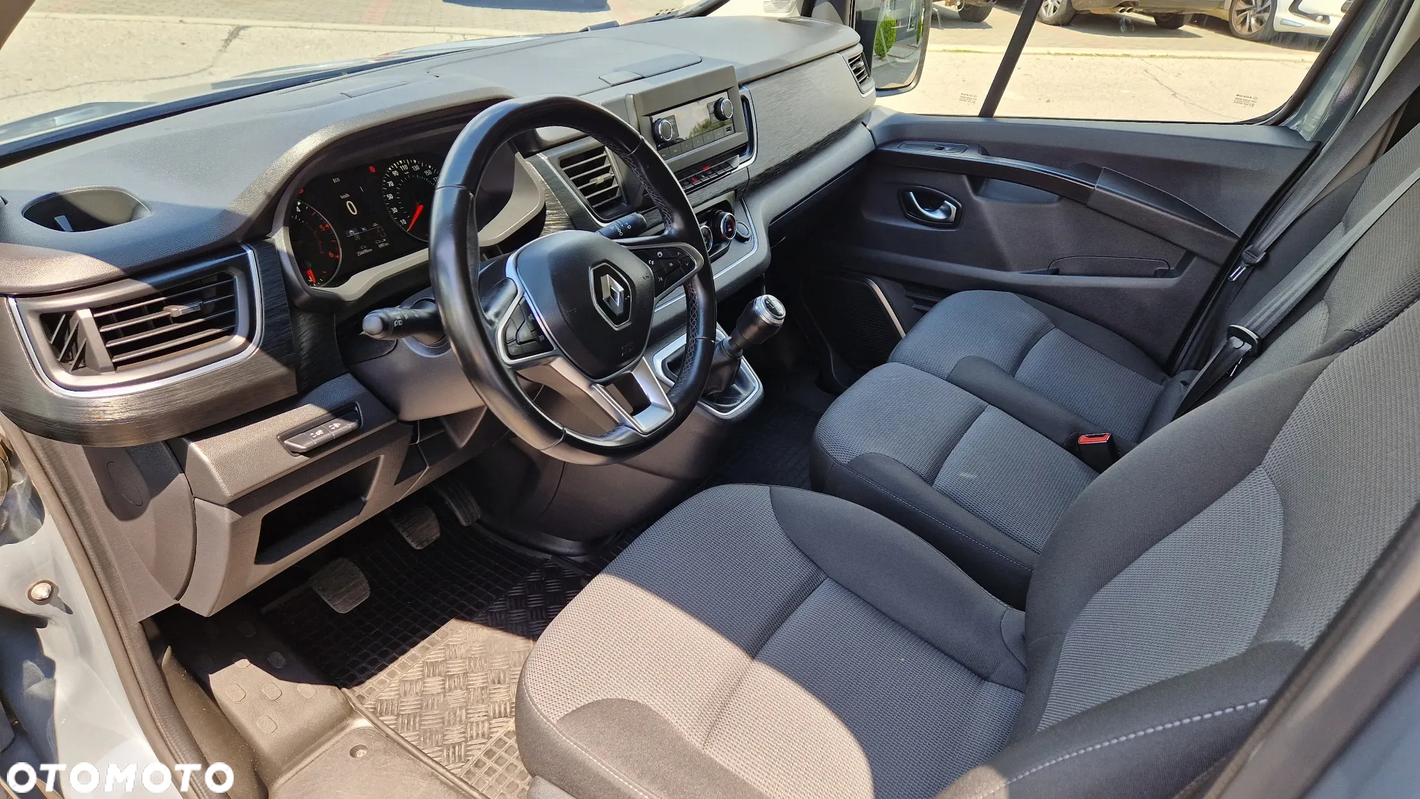 Renault Trafic - 10