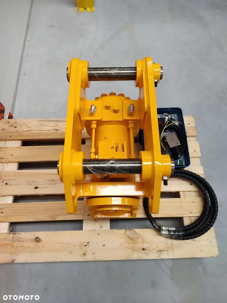Szybkozłącze uchylne - powertilt , obrotnica , rotor JCB 8055 , 3CX , 4CX - 3