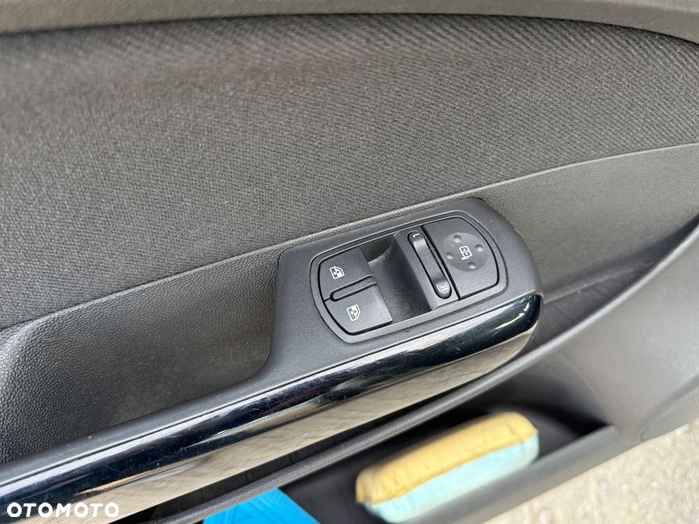 Opel Corsa 1.2 16V Enjoy - 9