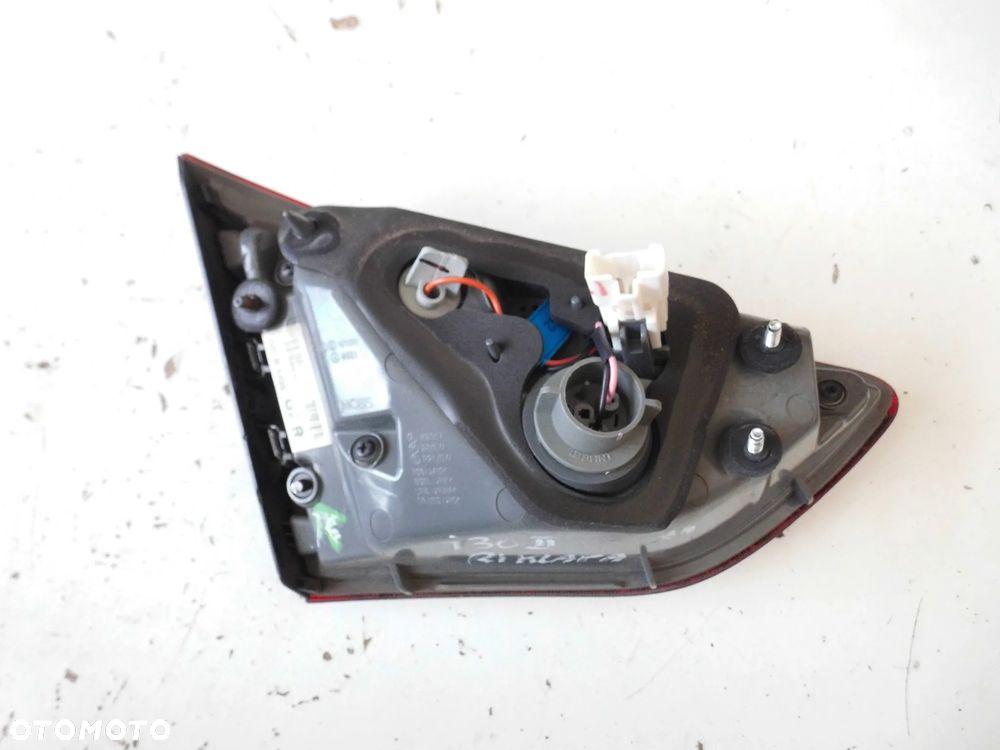 LAMPA W KLAPĘ HYUNDAI I30 II HATCHBACK PRAWA TYLNA ORYGINAŁ - 6