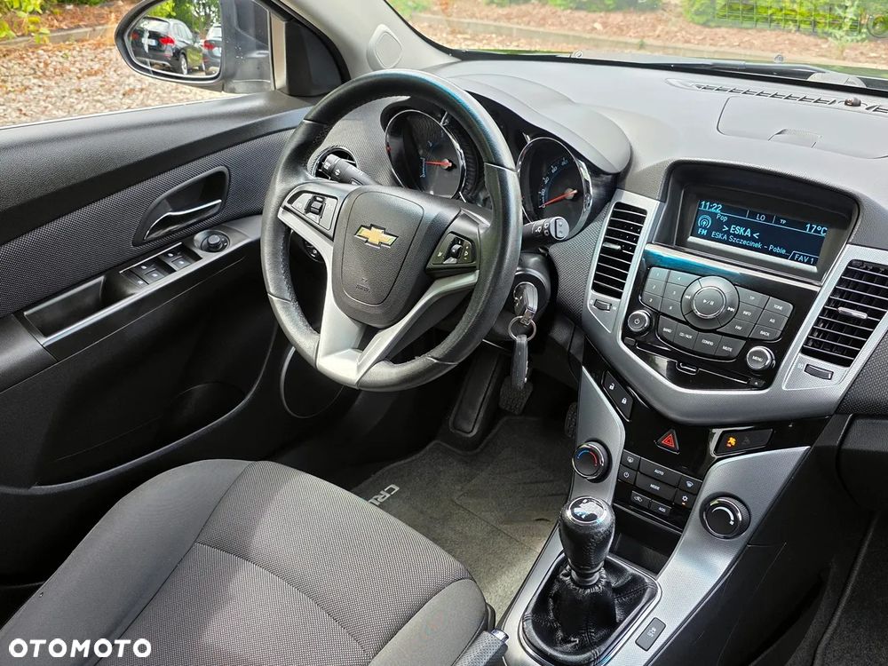 Chevrolet Cruze - 24