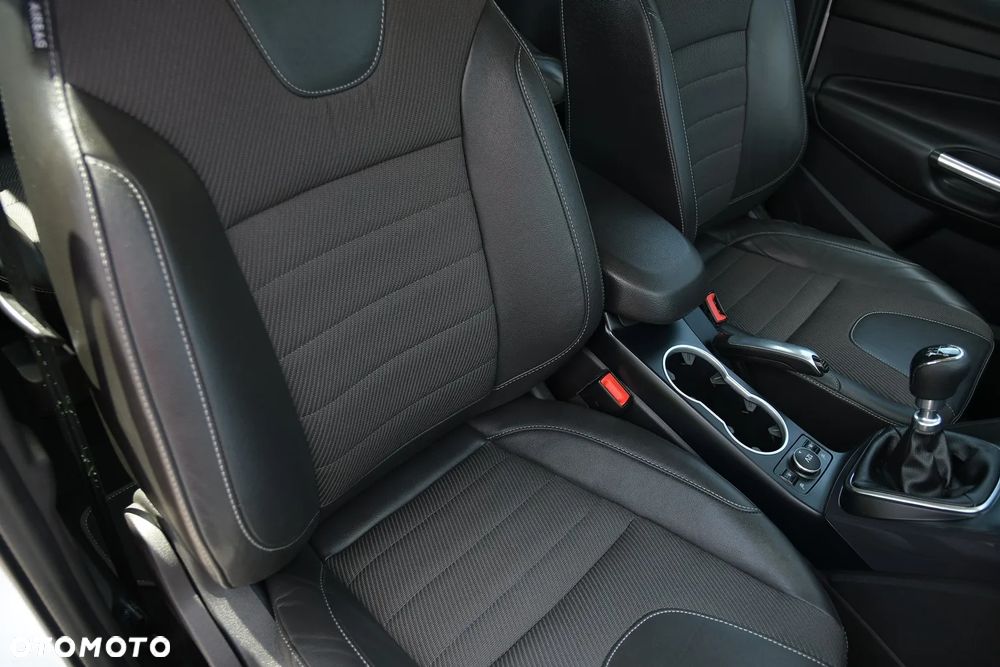 Ford Kuga 2.0 TDCi 4x4 Business Edition - 22