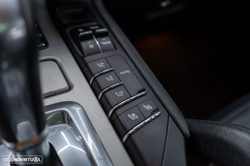 Porsche Cayenne - 50