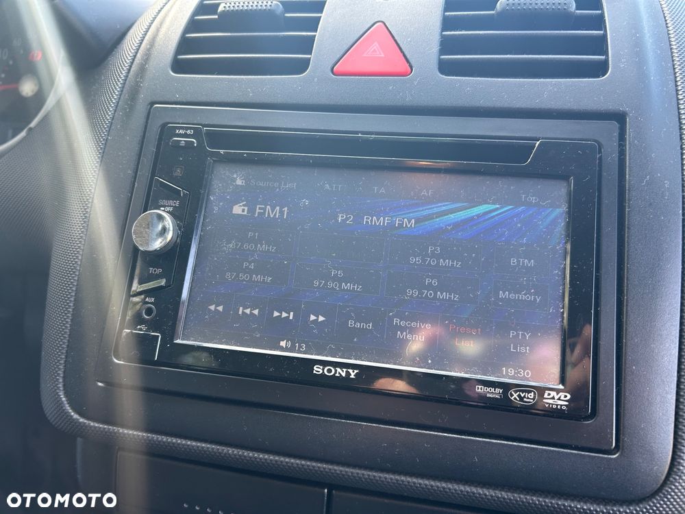 Volkswagen Polo 1.4 16V Comfortline - 20