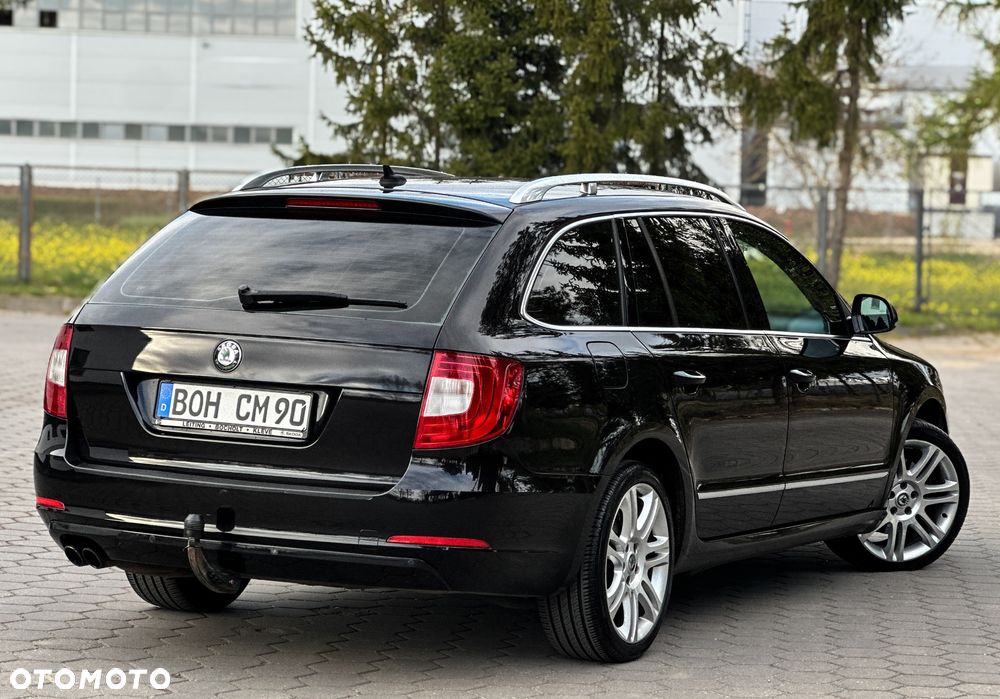 Skoda Superb 2.0 TDI DSG Exclusive - 17