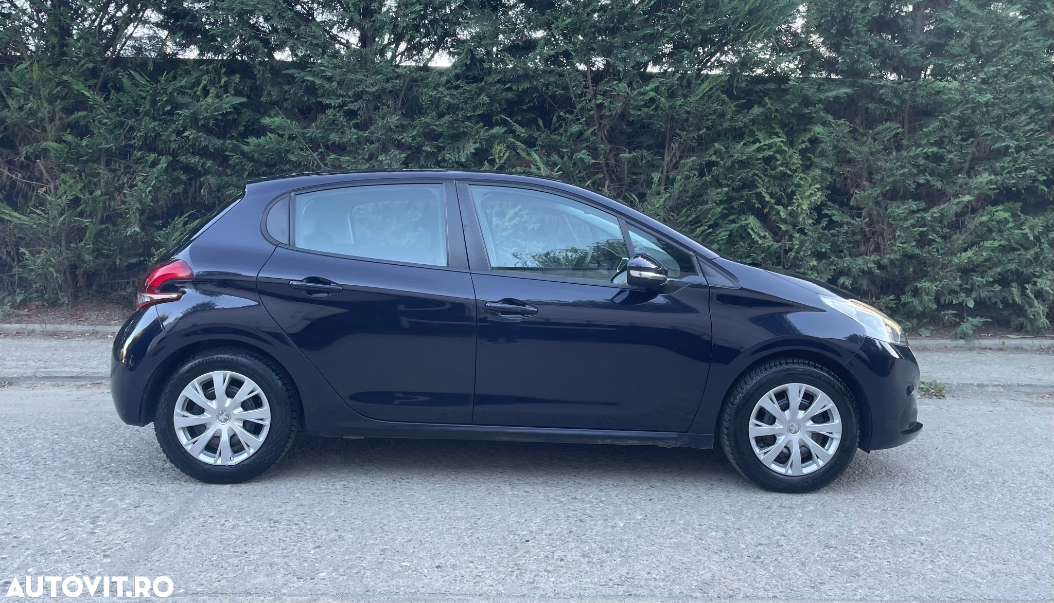 Peugeot 208 1.2 L PureTech STT Allure - 15
